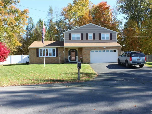 5426 Carina Cir, Clay, NY 13041