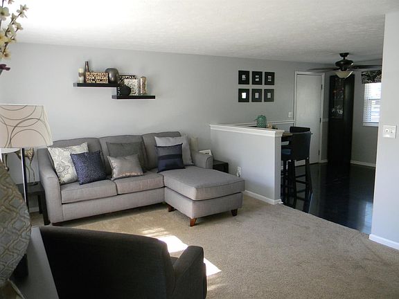 4th image of 1390 Firethorn Dr