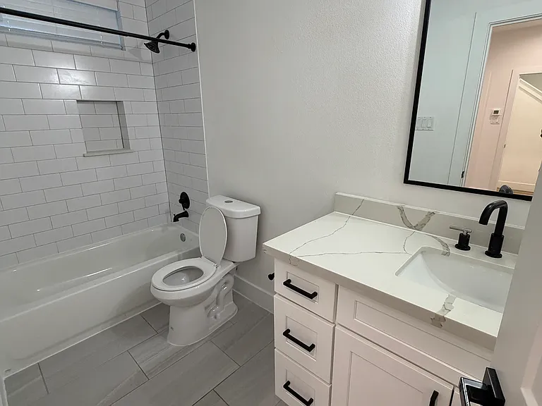 3038 Live Oak St — Photo 8