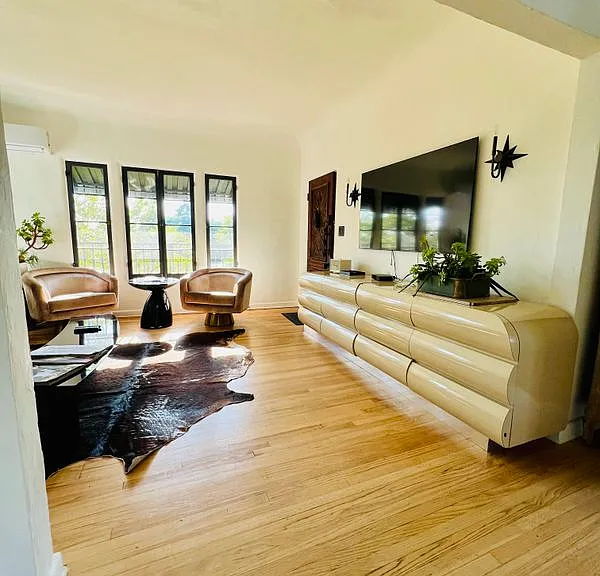 3934 Fernwood Ave — Photo 8