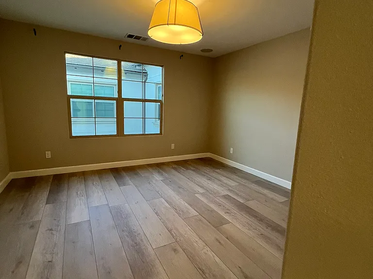 907 Slate St — Photo 33