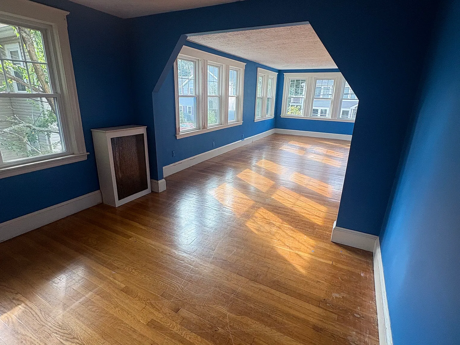 3 bed, 1298 sqft, $3,700 — Photo 1