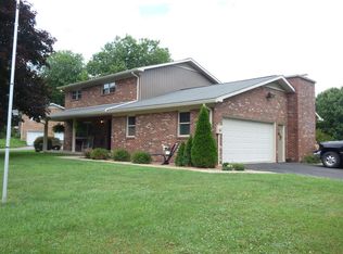 120 Walnutview Dr, Beaver, WV 25813