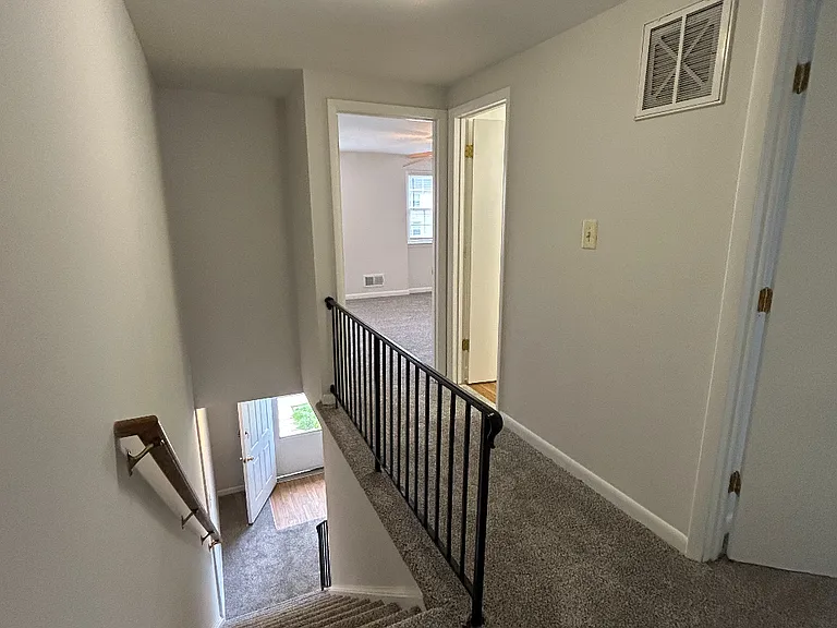 Longview — Photo 172
