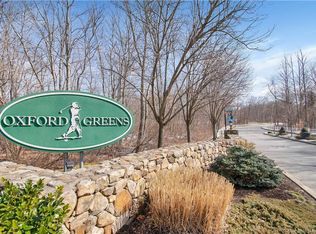 186 Country Club Dr, Oxford, CT 06478