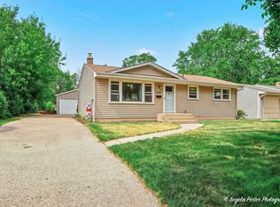 348 W Oriole Trl, Cary, IL 60013