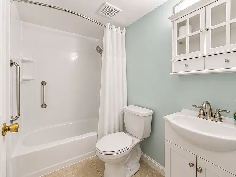 3118 Sir Hamilton Cir #4 — Photo 4