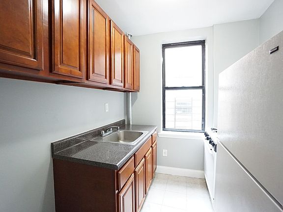 5th image of 225 W 146th St #16A