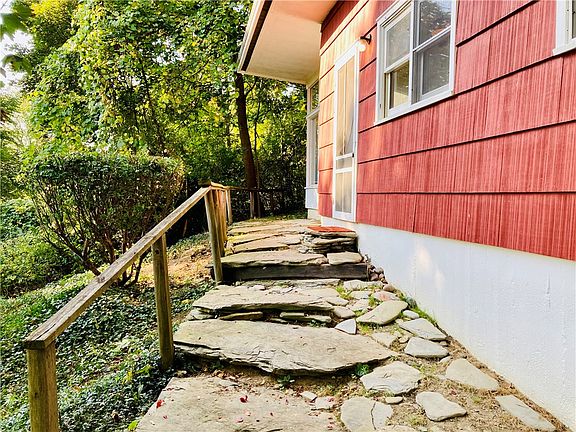 3rd image of 114 Sprague Ln