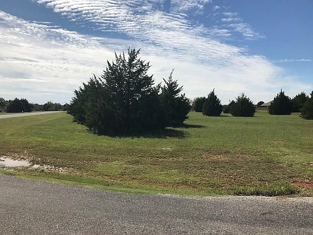 2nd image of 403 Dana Ln