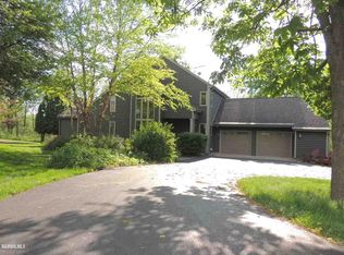 29 Shorewood Dr, Galena, IL 61036