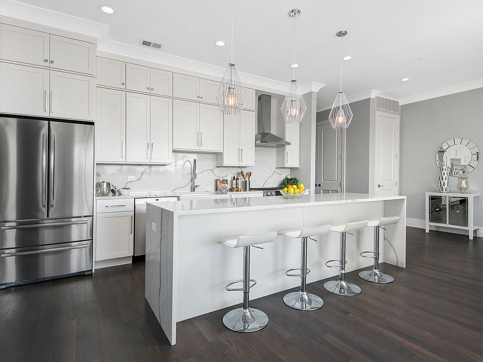 1st image of 5748 N Hermitage Ave #409
