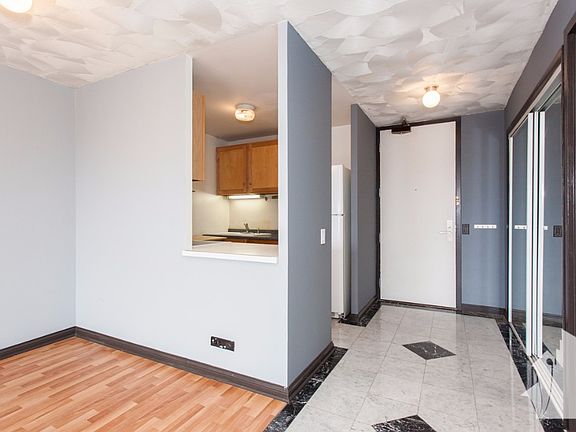 3rd image of 4343 N Clarendon Ave APT 2411
