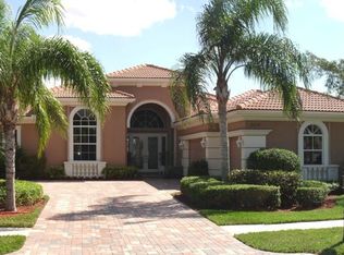 9058 Lakes Blvd, West Palm Beach, FL 33412