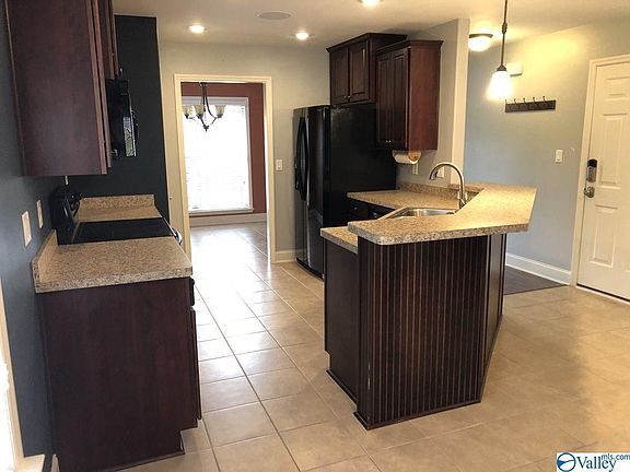 5th image of 319 Dovington Dr