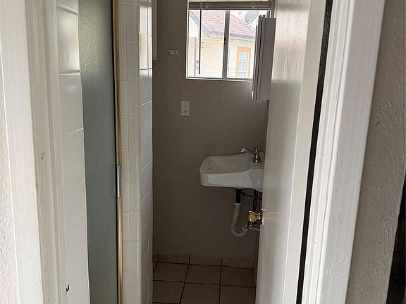 2nd image of 1611 Common St #1