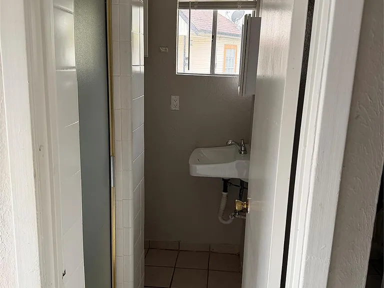 1611 Common St #1 — Photo 2