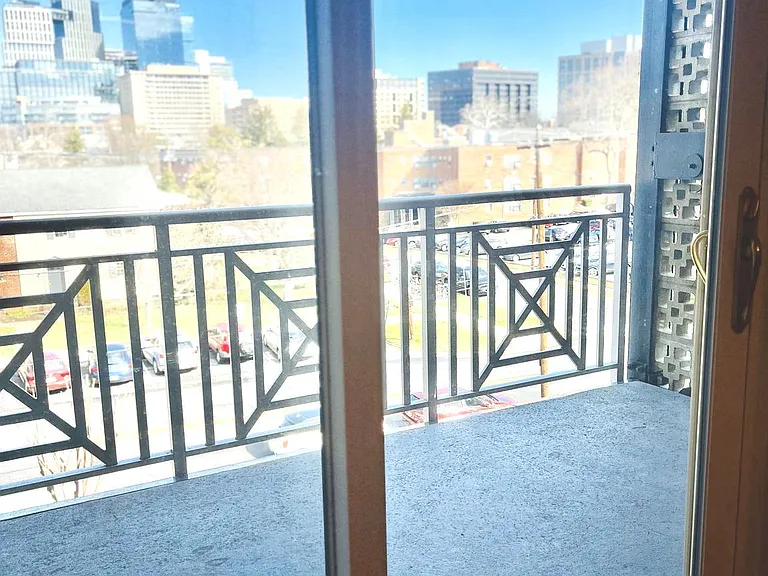 4800 Chevy Chase Dr #404 — Photo 9