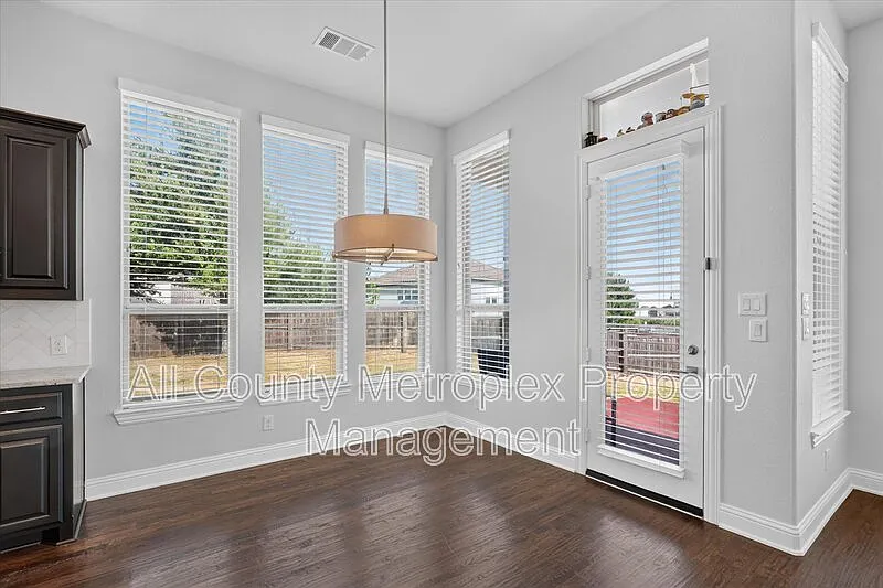 4 bed, 3.0 bath, 3080 sqft, $3,790 — Photo 1