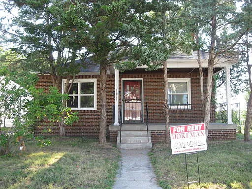 1613 Winfield Ave photo 1