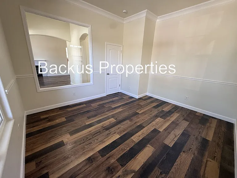 7 Moreno St — Photo 12