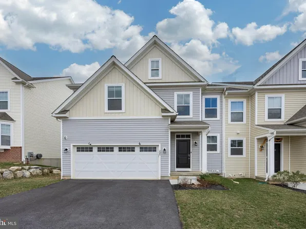 205 Bowery Ln, Downingtown, PA 19335