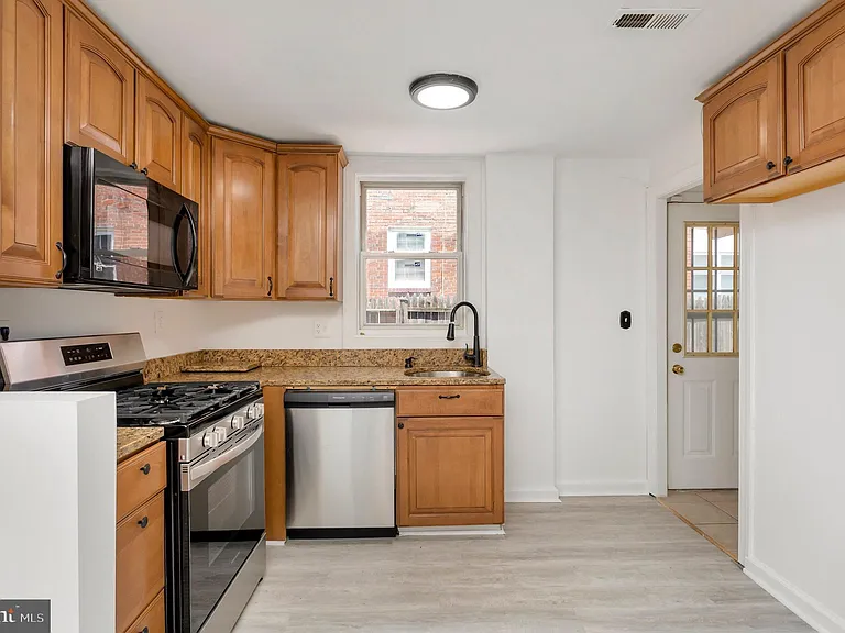 2446 S Nelson St — Photo 6