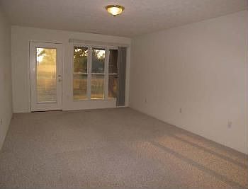 5th image of 228 Waterford Ct