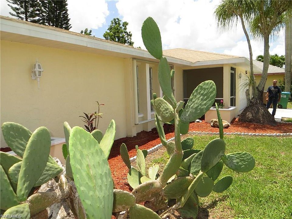 1st image of 933 SE 20th Pl