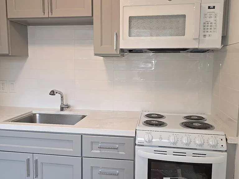 710 Washington Ave #710 — Photo 1