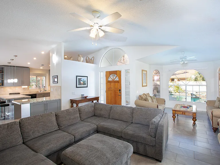 51880 Avenida Madero #51880 — Photo 2