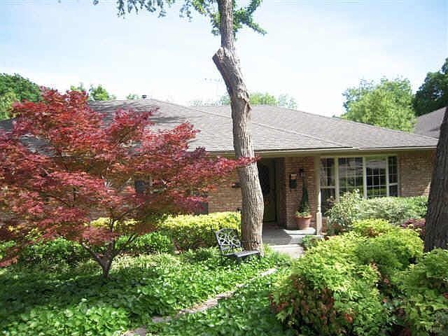 2nd image of 9426 Crestedge Dr