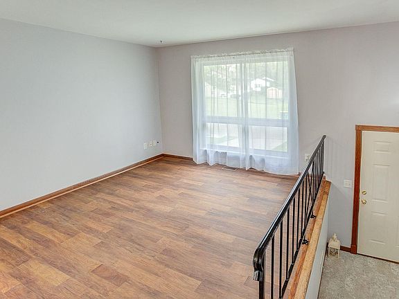5th image of 704 Juniper Dr
