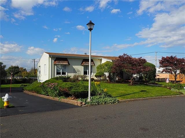 2nd image of 638 Chelsea Ln