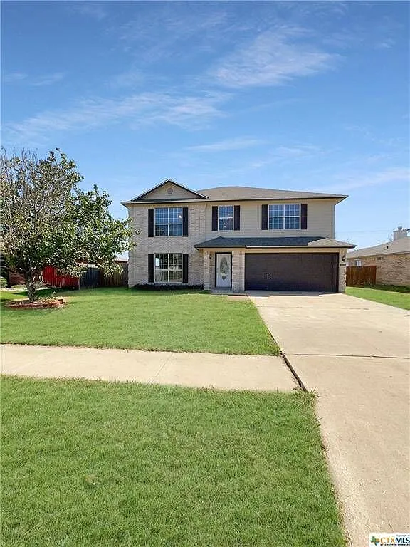 4 bed, 3.0 bath, 2555 sqft, $1,955 — Photo 1