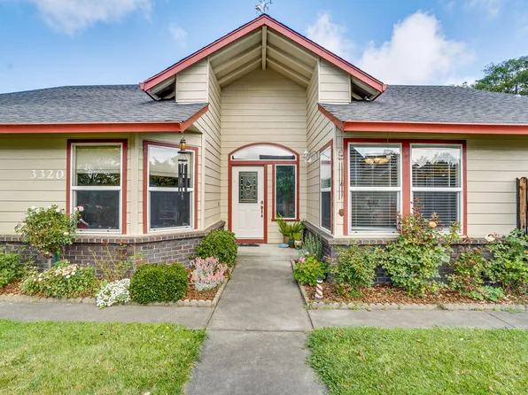 3320 Creekside Ct, Fortuna, CA 95540