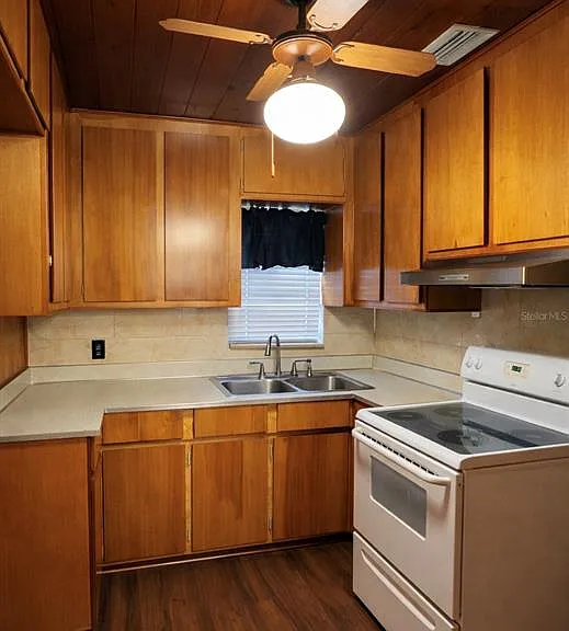 118 E Pine St — Photo 4