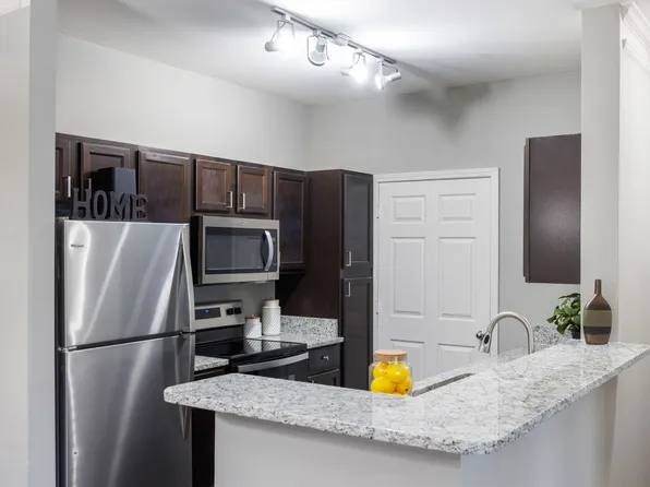 Lauren Ridge Apartment Homes