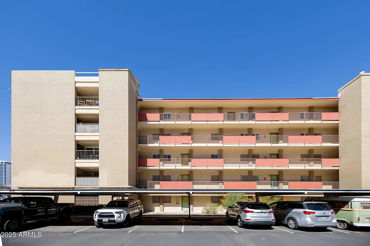 Building Photo - 353 E Thomas Rd #C307