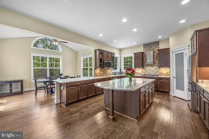 109 Seth Dr — Photo 15