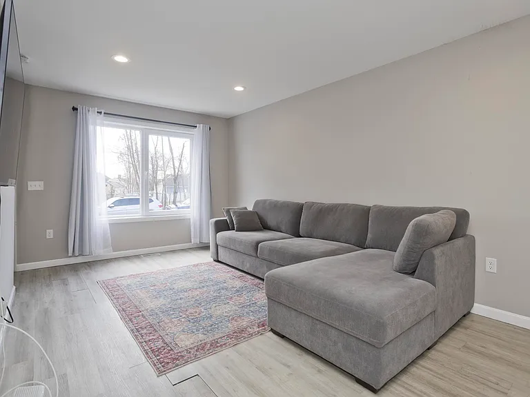 32 Clark St #34 — Photo 8