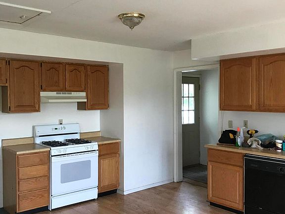 5th image of 711&713 Water St