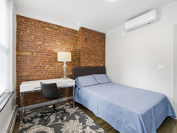 3rd image of 232 1st St #1