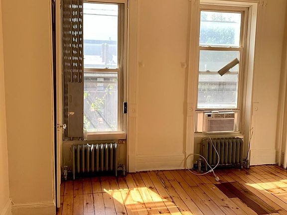 2nd image of 518 Macon St #2R