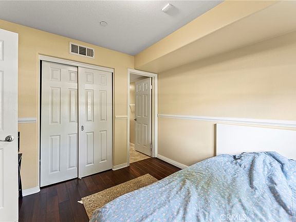 5th image of 1123 Abelia