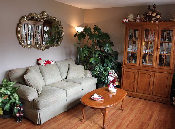 2nd image of 140 Meadow Dr