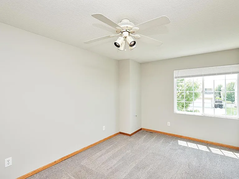 615 SE Prairie Park Ln — Photo 17