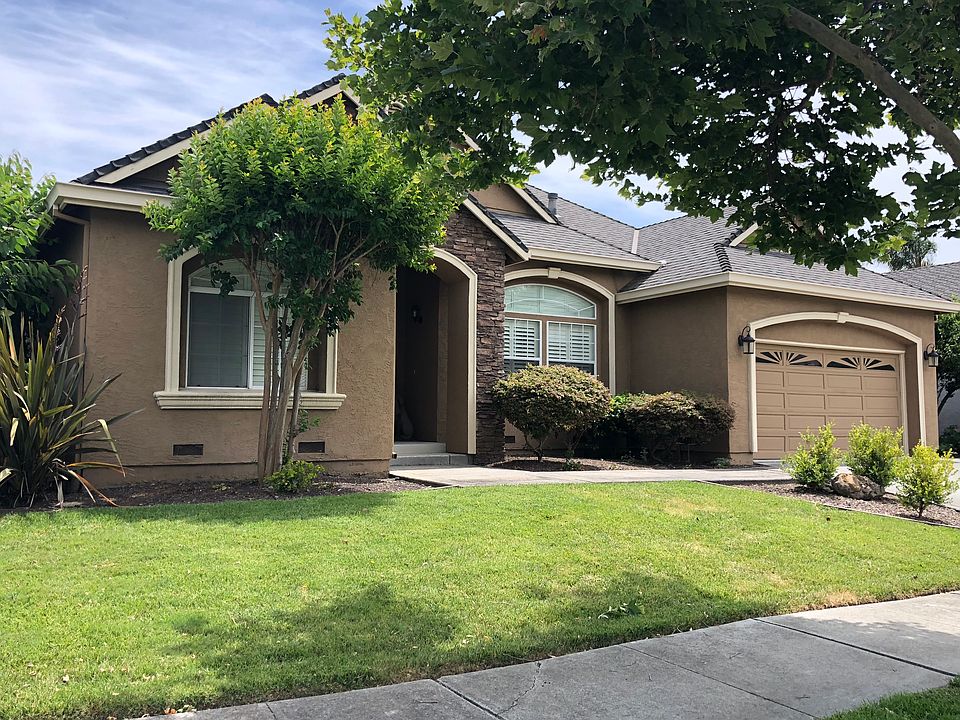 1st image of 609 Serpentine Ct