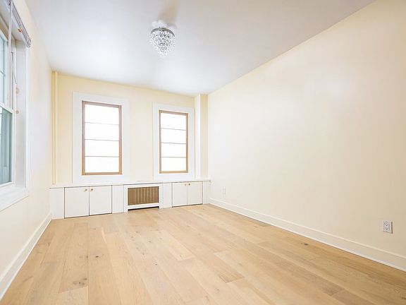 3rd image of 3069 47th St #1