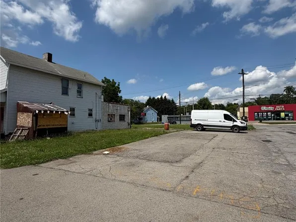 709 West Ave, New Castle, PA 16101